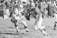 Denver Broncos vs Oakland Raiders (Image via Getty)